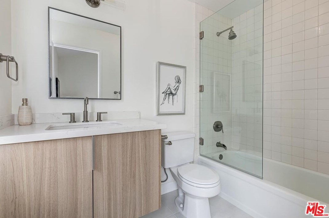 2405 34th St, Santa Monica CA  90405-2135 exterior
