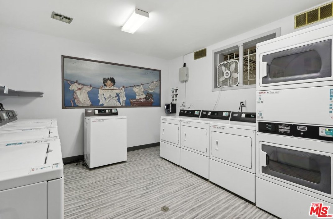 5845 Doverwood Dr, Los Angeles CA  90230-7243 exterior