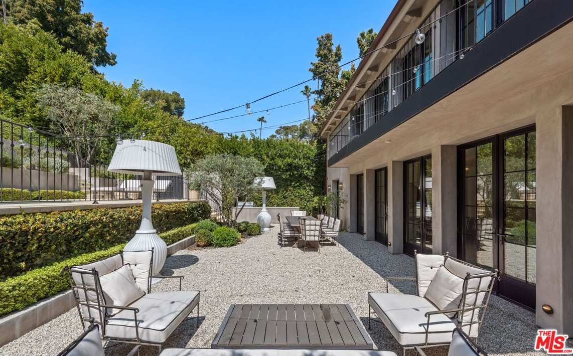 1549 Doheny Dr, Los Angeles CA  90035-3210 exterior