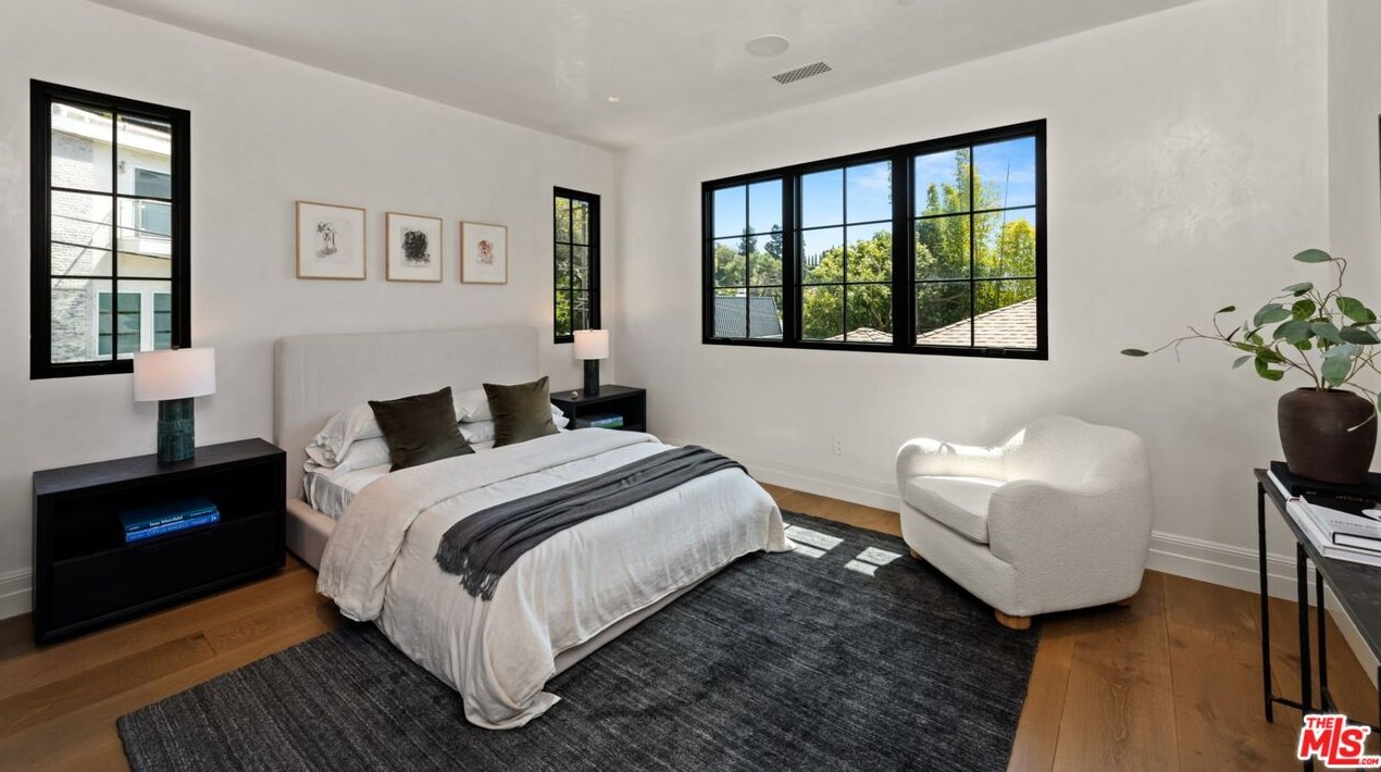 1549 Doheny Dr, Los Angeles CA  90035-3210 exterior