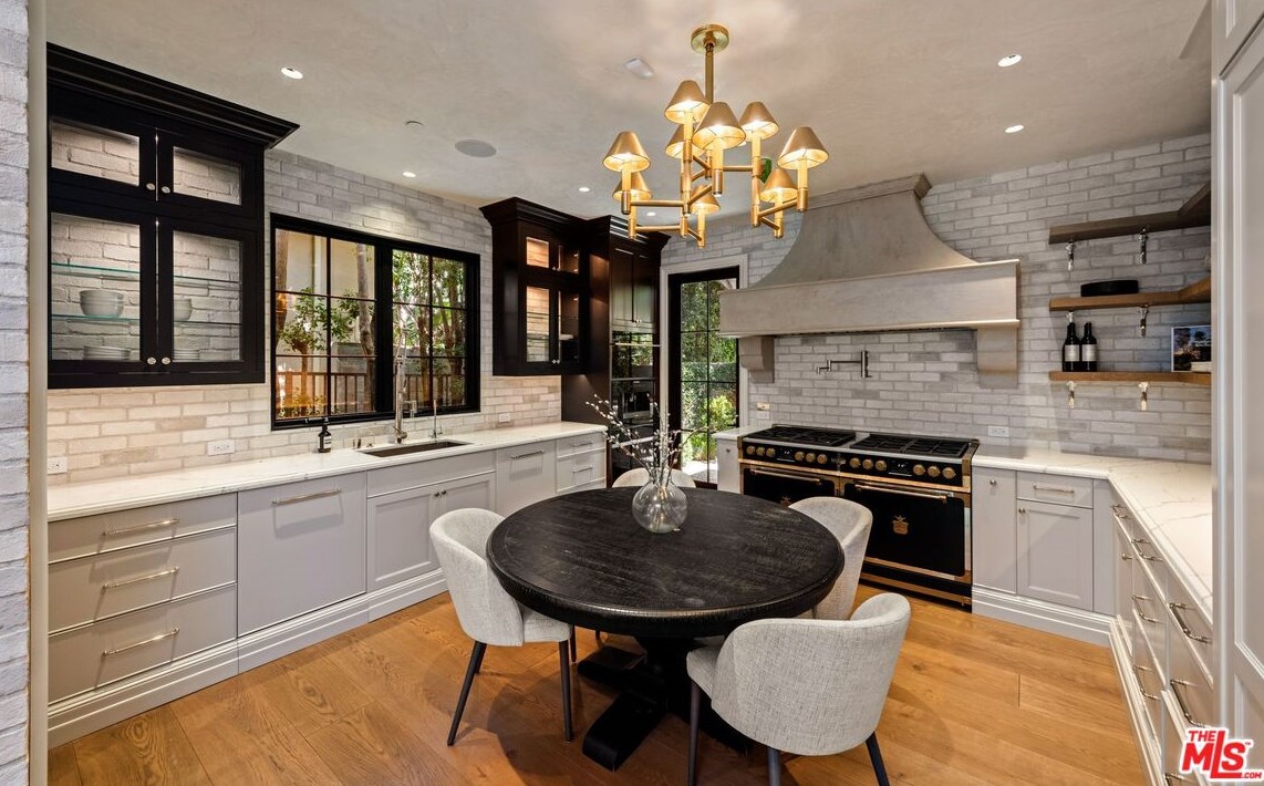 1549 Doheny Dr, Los Angeles CA  90035-3210 exterior