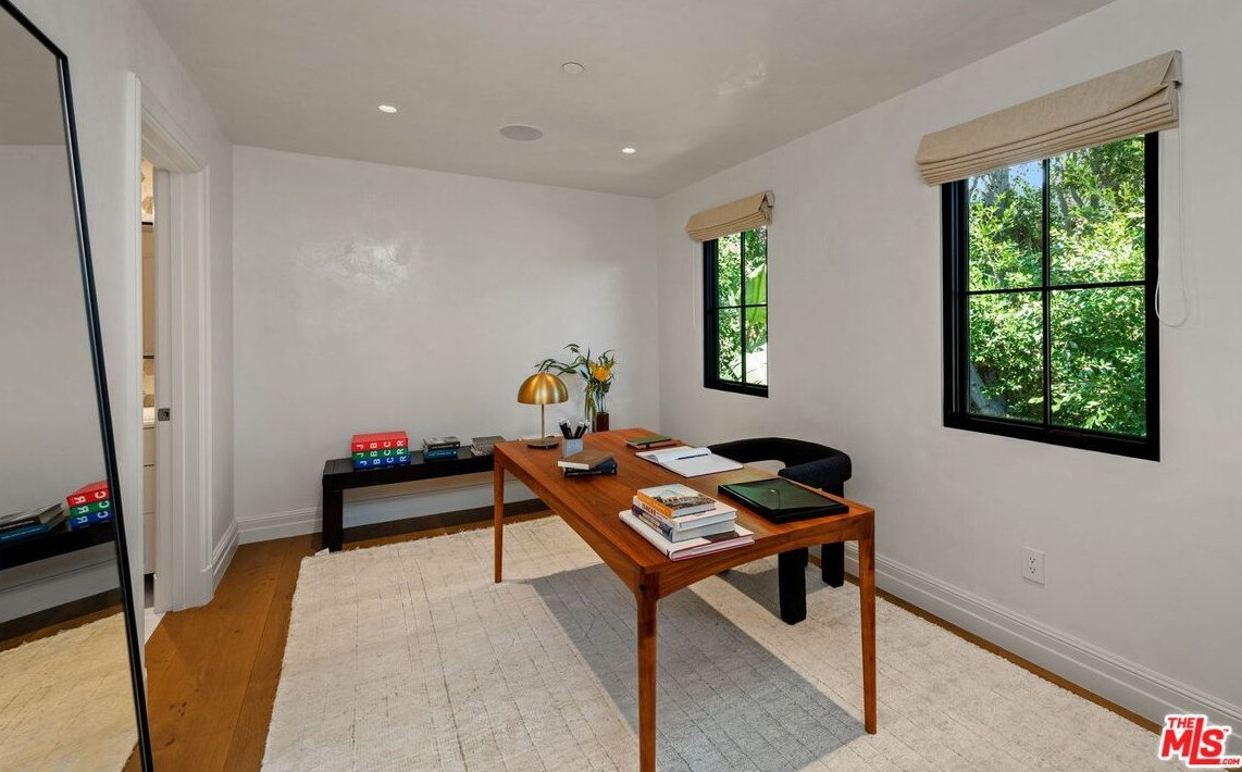 1549 Doheny Dr, Los Angeles CA  90035-3210 exterior