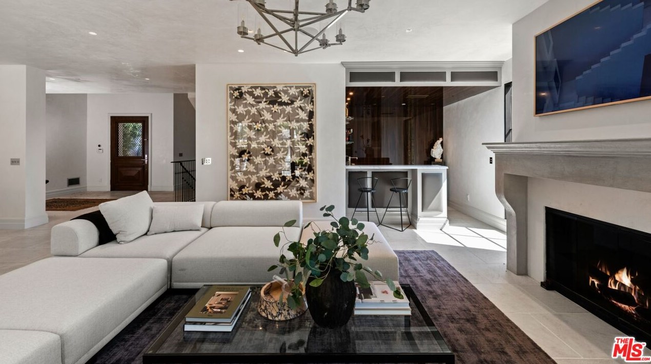1549 Doheny Dr, Los Angeles CA  90035-3210 exterior