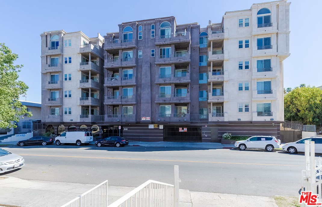 848 Irolo St, Los Angeles CA  90005-4312 exterior