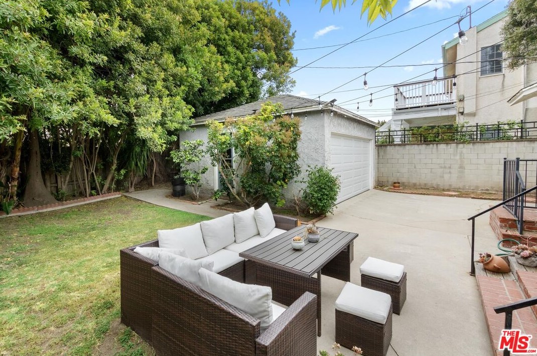 7818 Mcconnell Ave, Los Angeles CA  90045-1044 exterior