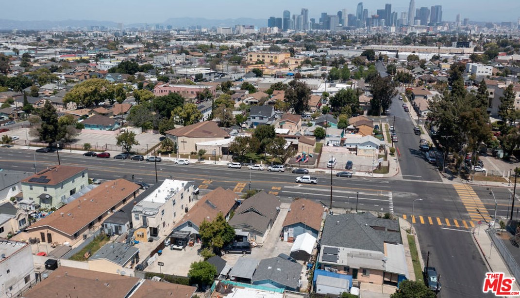 914 Martin Luther King Jr Blvd, Los Angeles CA  90011-2234 exterior