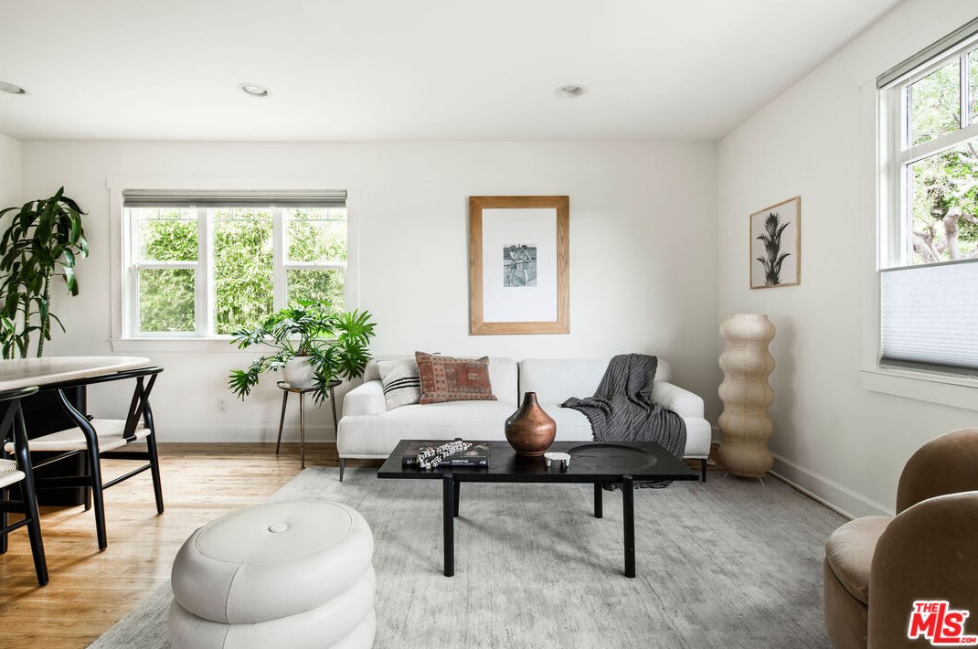 2336 Berkeley Ave, Los Angeles CA  90026-1417 exterior