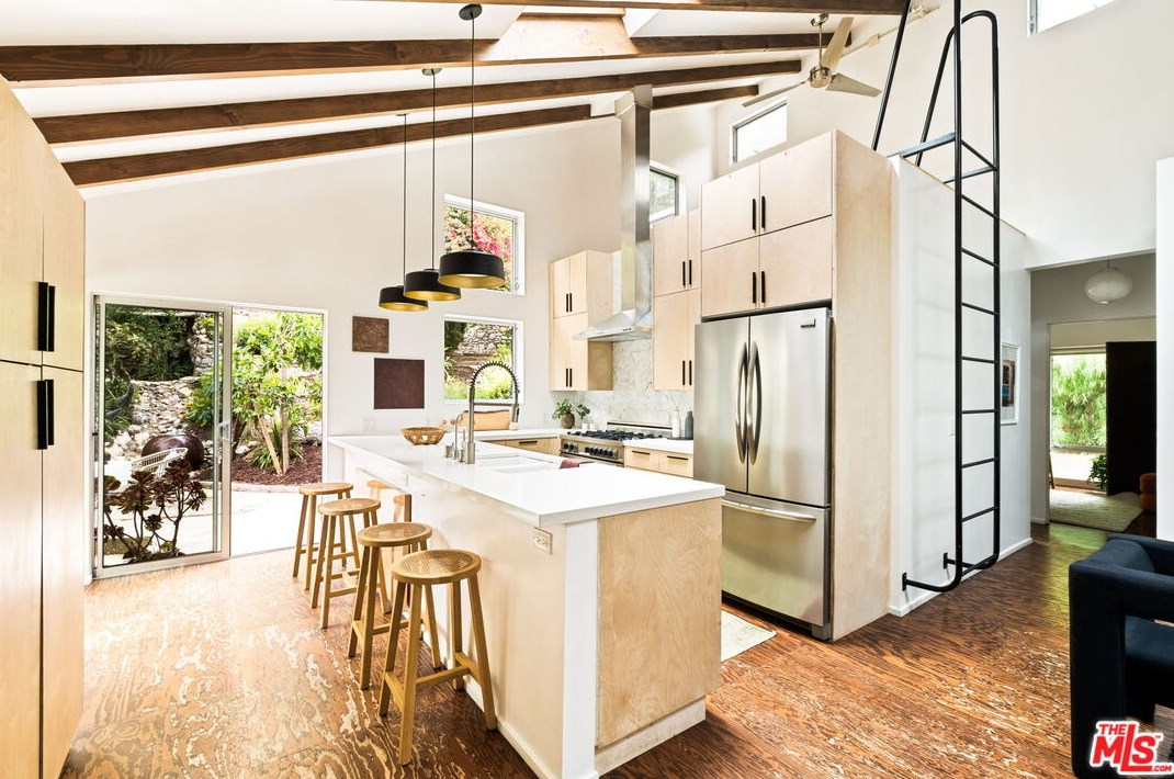 2174 Stanley Hills Dr, Los Angeles CA  90046-1530 exterior
