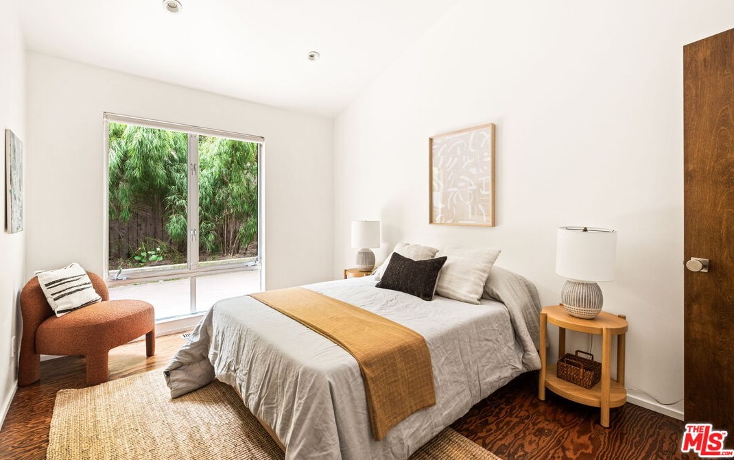 2174 Stanley Hills Dr, Los Angeles CA  90046-1530 exterior