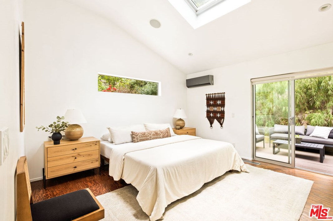 2174 Stanley Hills Dr, Los Angeles CA  90046-1530 exterior