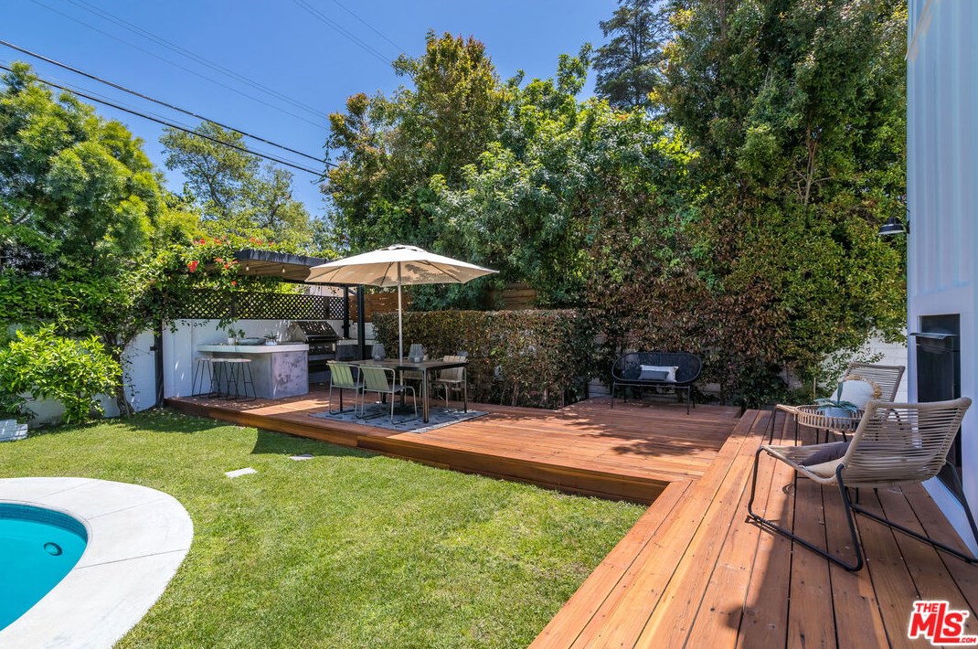 4836 Placidia Ave, North Hollywood CA  91601-4834 exterior