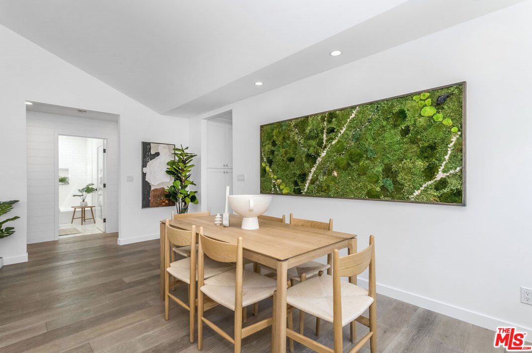 4836 Placidia Ave, North Hollywood CA  91601-4834 exterior