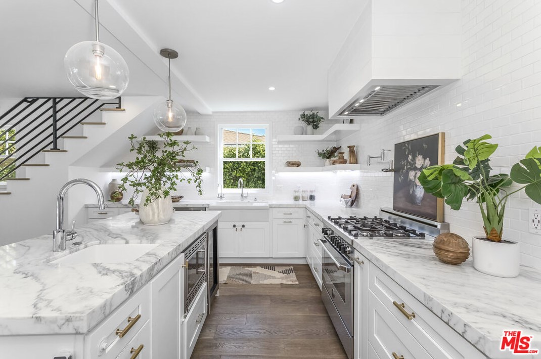 4836 Placidia Ave, North Hollywood CA  91601-4834 exterior