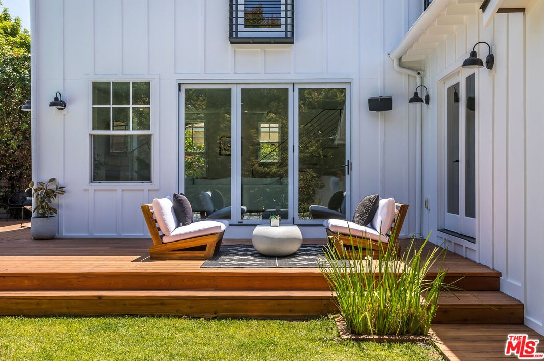 4836 Placidia Ave, North Hollywood CA  91601-4834 exterior