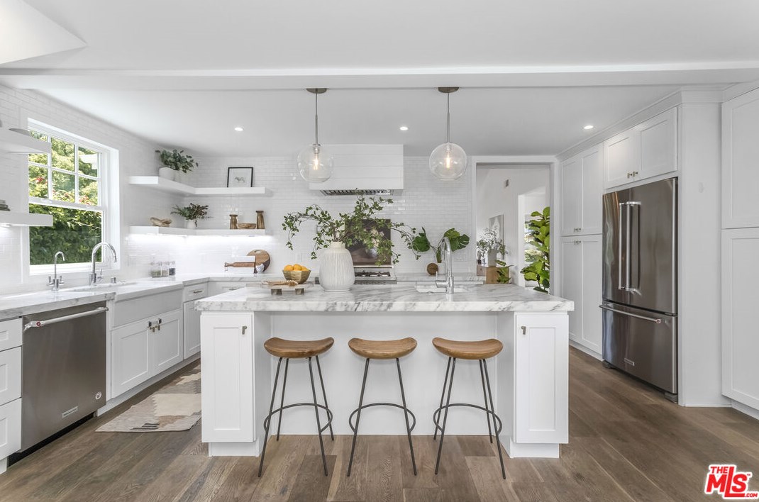 4836 Placidia Ave, North Hollywood CA  91601-4834 exterior