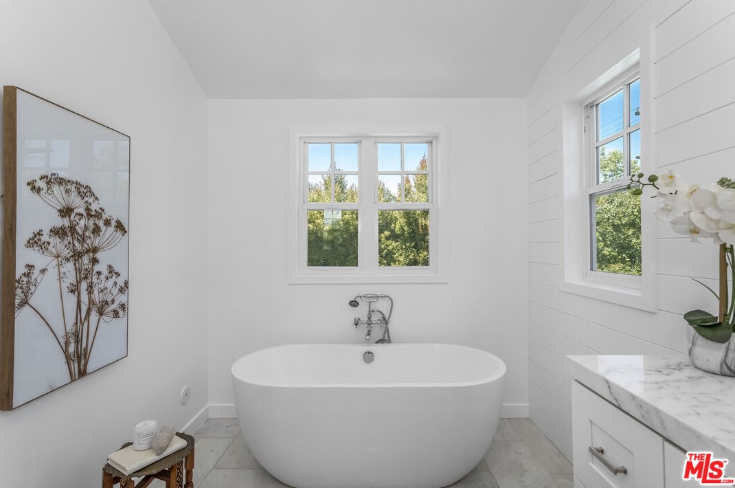 4836 Placidia Ave, North Hollywood CA  91601-4834 exterior