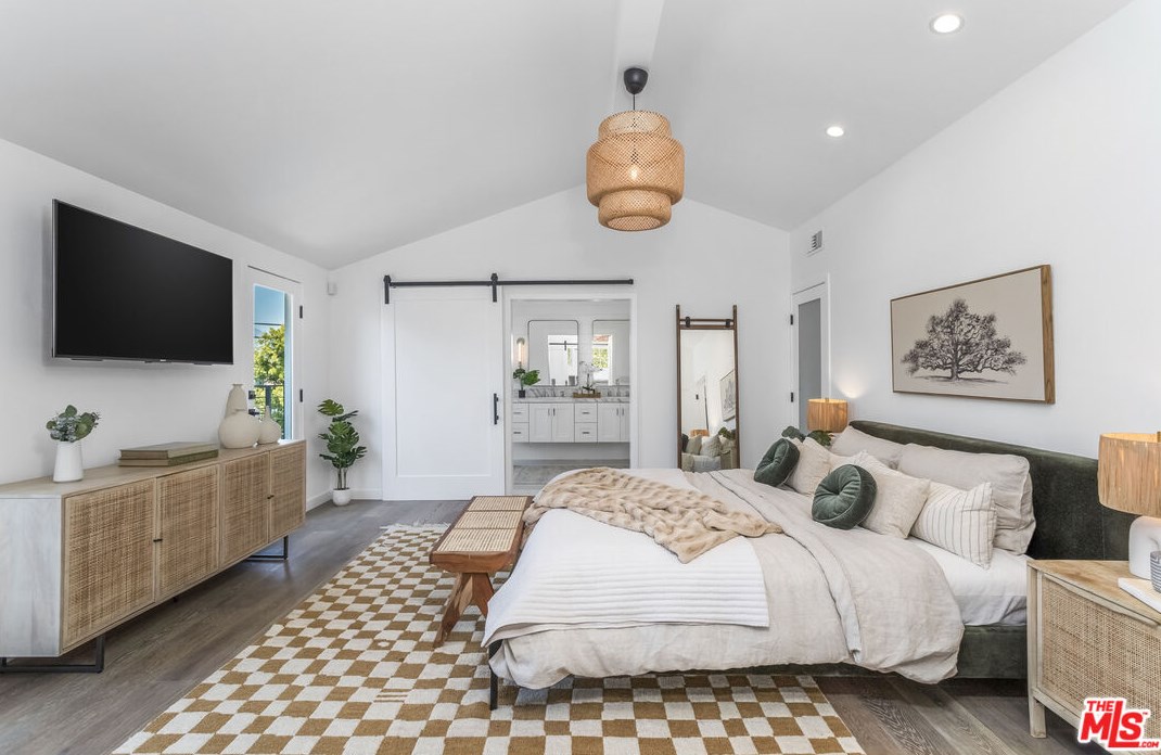 4836 Placidia Ave, North Hollywood CA  91601-4834 exterior