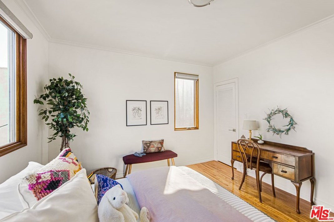 2435 Lyric Ave, Los Angeles CA  90027-4654 exterior