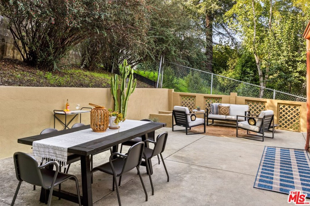 2435 Lyric Ave, Los Angeles CA  90027-4654 exterior