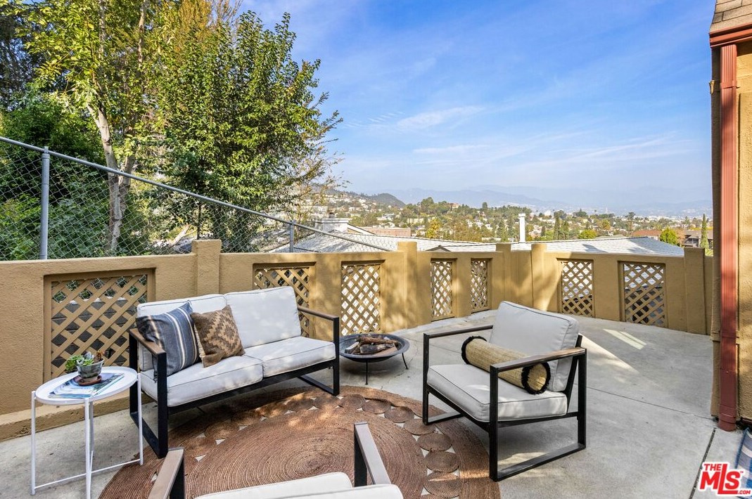 2435 Lyric Ave, Los Angeles CA  90027-4654 exterior