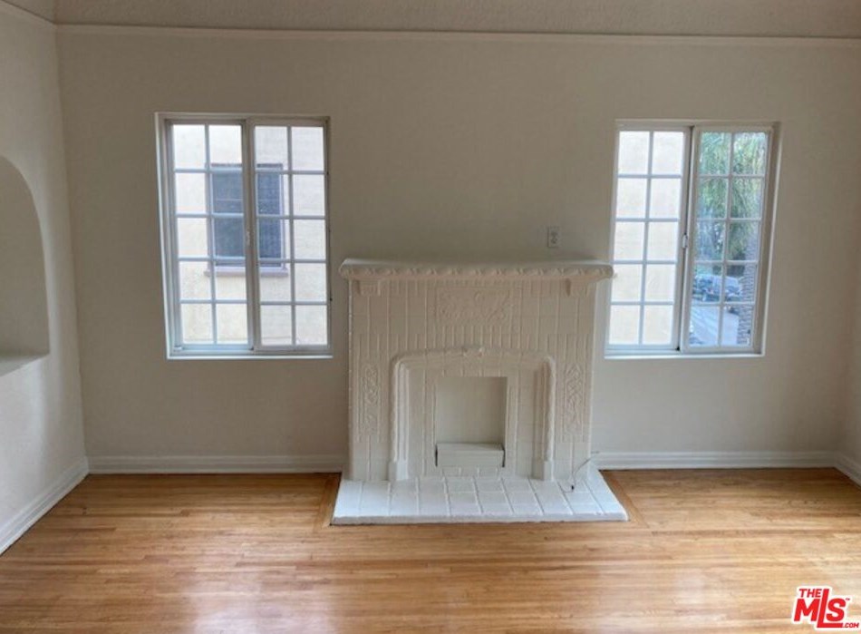 438 Orange Grove Ave, Los Angeles CA  90036-1745 exterior