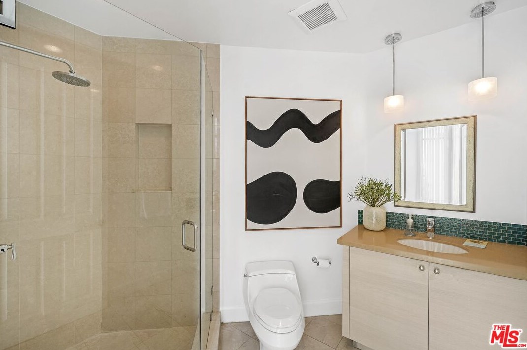 11847 Gorham Ave, Los Angeles CA  90049-5424 exterior