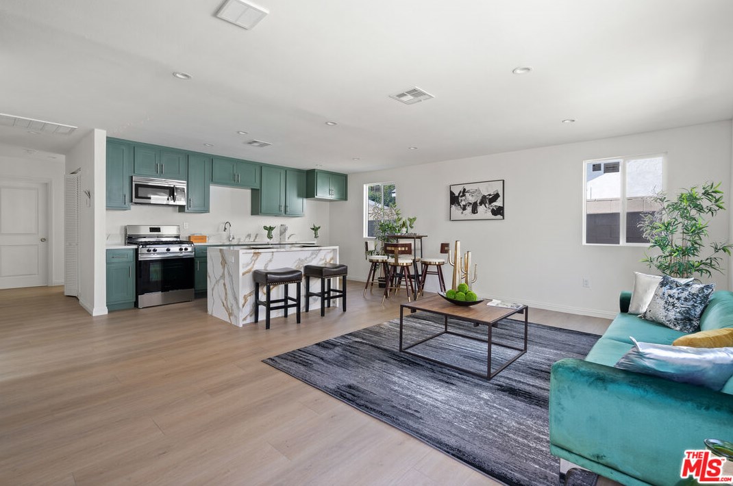 3019 Palm Grove Ave, Los Angeles CA  90016-2336 exterior