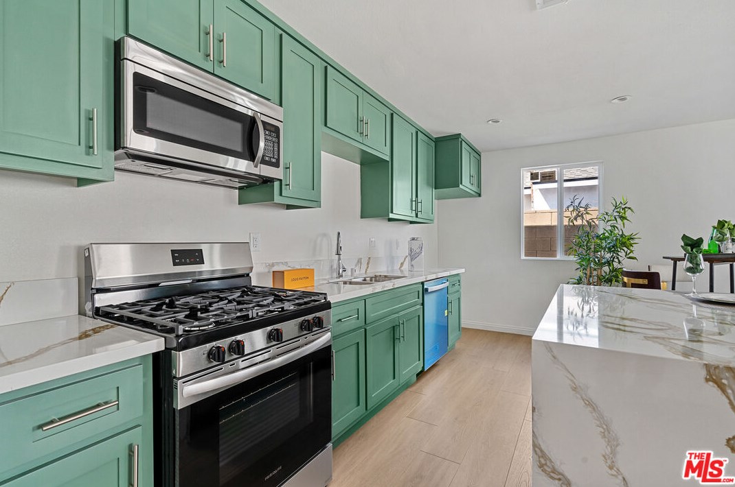 3019 Palm Grove Ave, Los Angeles CA  90016-2336 exterior