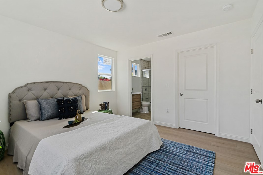 3019 Palm Grove Ave, Los Angeles CA  90016-2336 exterior