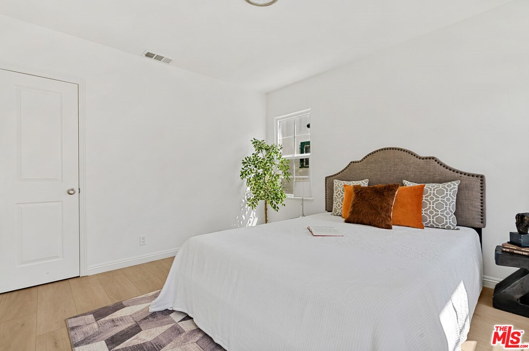 3019 Palm Grove Ave, Los Angeles CA  90016-2336 exterior