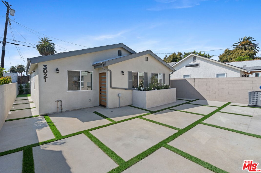 3019 Palm Grove Ave, Los Angeles CA  90016-2336 exterior