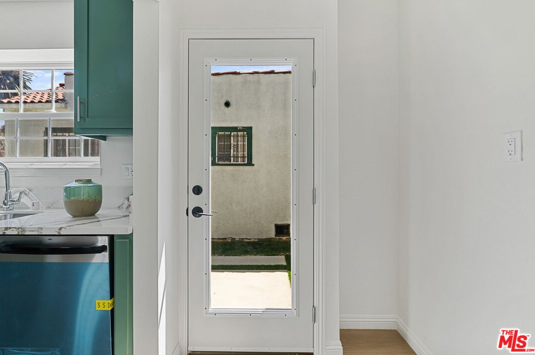 3019 Palm Grove Ave, Los Angeles CA  90016-2336 exterior