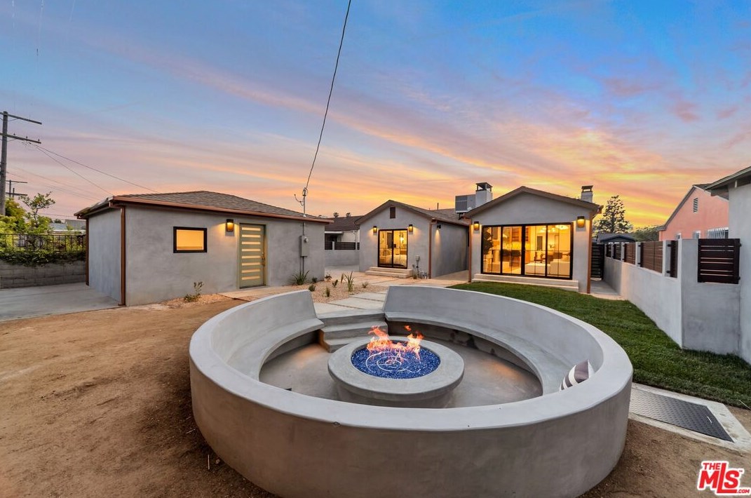 3732 Cherrywood Ave, Los Angeles CA  90008-2644 exterior