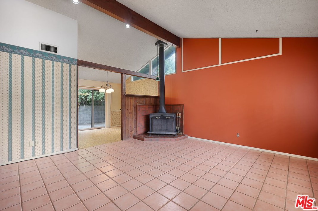 3433 Montrose Ave, Glendale CA 91214-3344 exterior