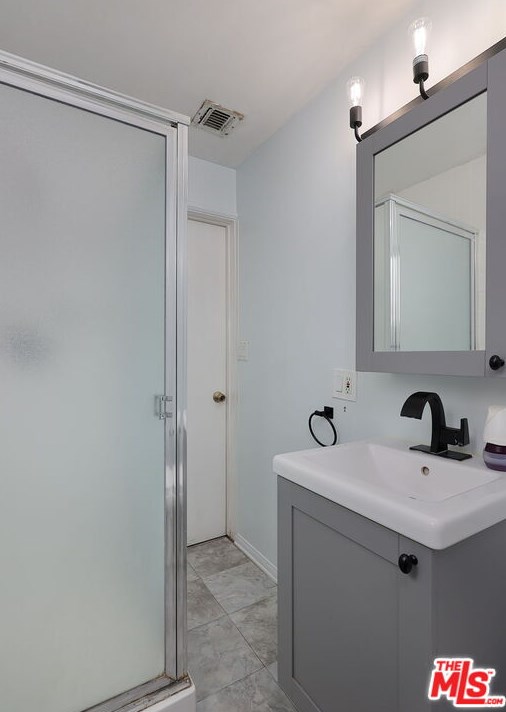 3433 Montrose Ave, Glendale CA 91214-3344 exterior