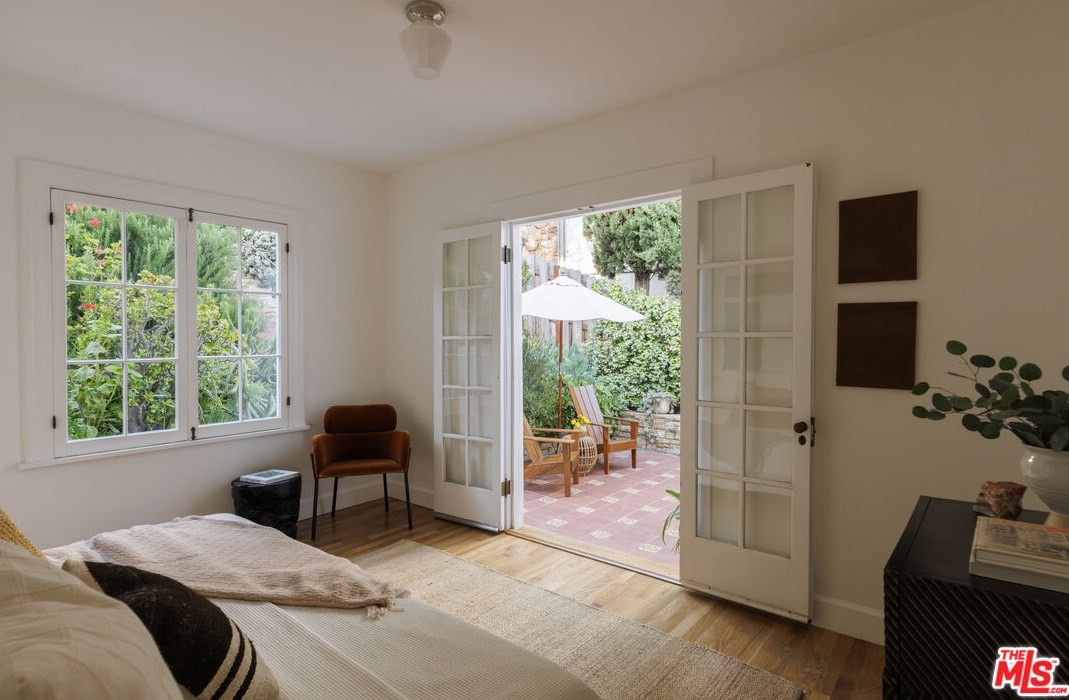 434 Crane Blvd, Los Angeles CA  90065-5053 exterior