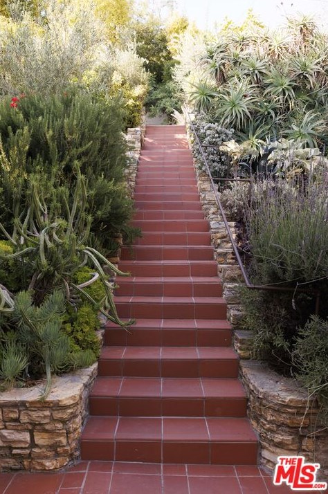 434 Crane Blvd, Los Angeles CA  90065-5053 exterior