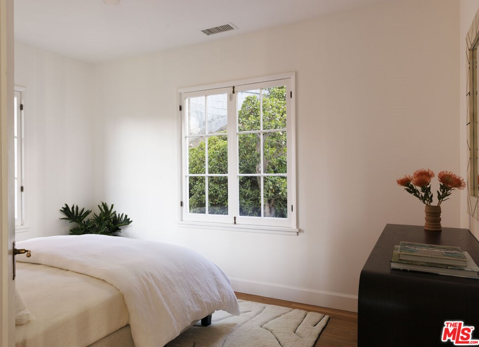 434 Crane Blvd, Los Angeles CA  90065-5053 exterior