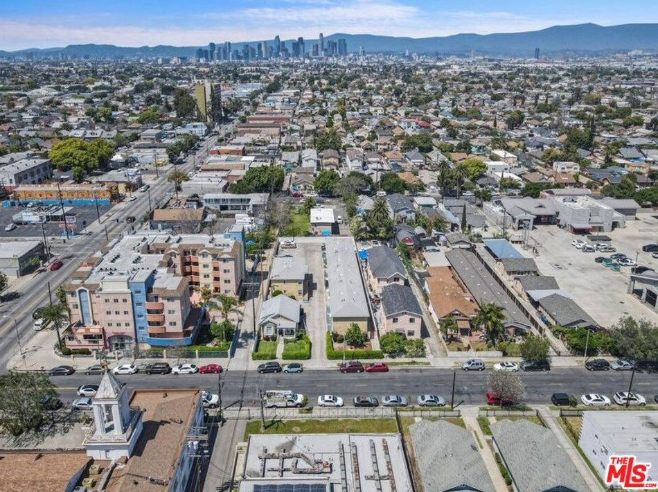 1129 52nd St, Los Angeles CA  90011-4739 exterior