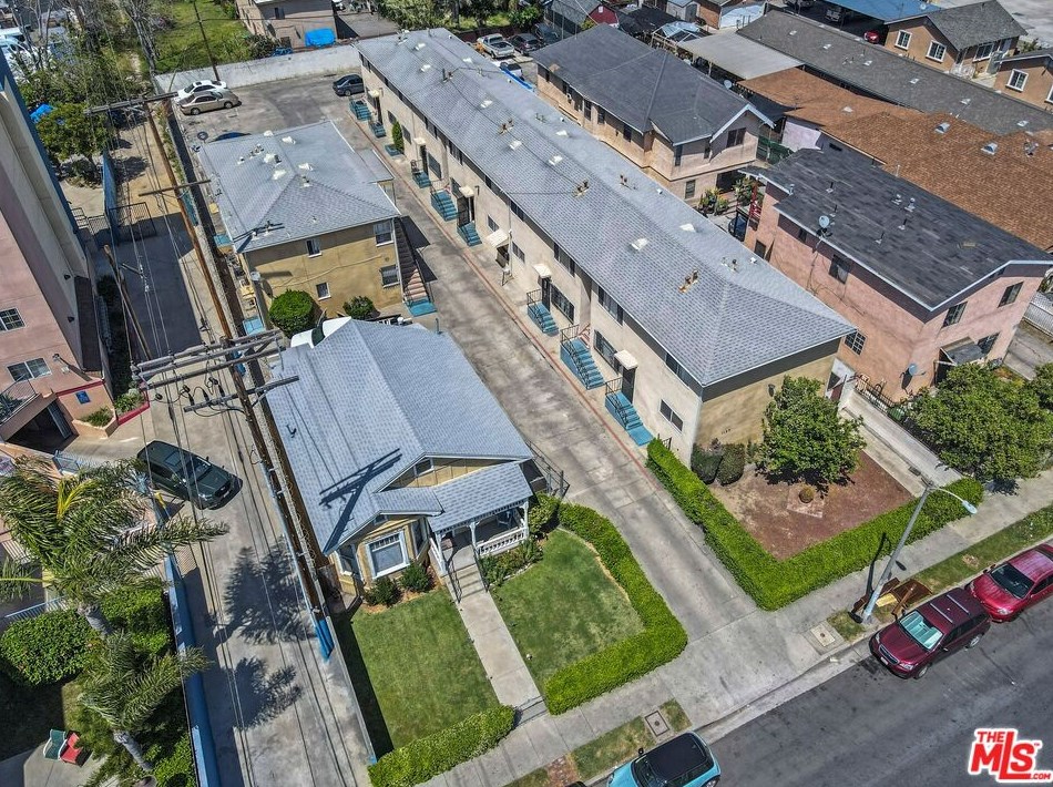 1129 52nd St, Los Angeles CA  90058-3333 exterior