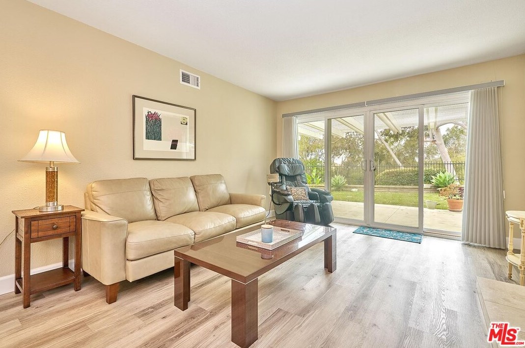 1619 Camden Pl, Fullerton CA  92833-2056 exterior