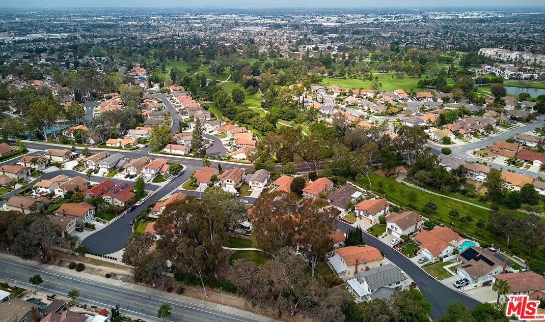 1619 Camden Pl, Fullerton CA  92833-2056 exterior