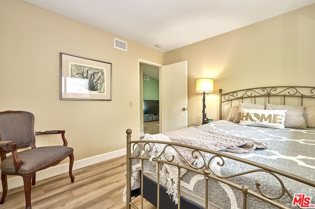 1619 Camden Pl, Fullerton CA  92833-2056 exterior