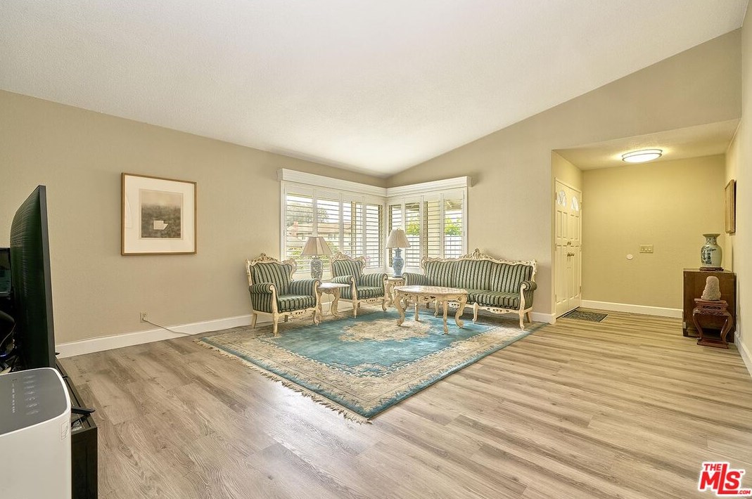 1619 Camden Pl, Fullerton CA  92833-2056 exterior