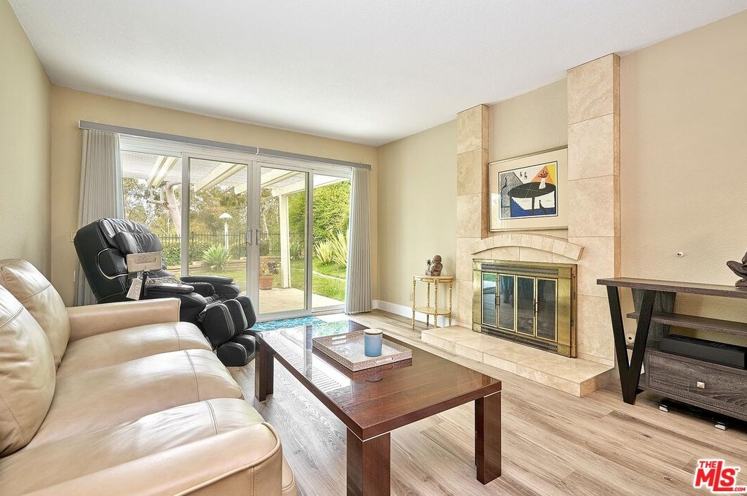 1619 Camden Pl, Fullerton CA  92833-2056 exterior