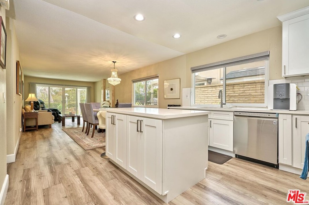 1619 Camden Pl, Fullerton CA  92833-2056 exterior