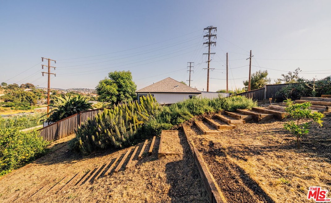 2506 Thomas St, Los Angeles CA  90031-2820 exterior