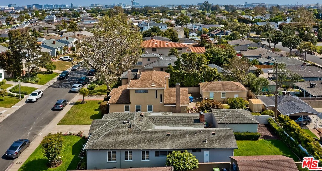 8117 Chase Ave, Los Angeles CA  90045-2732 exterior