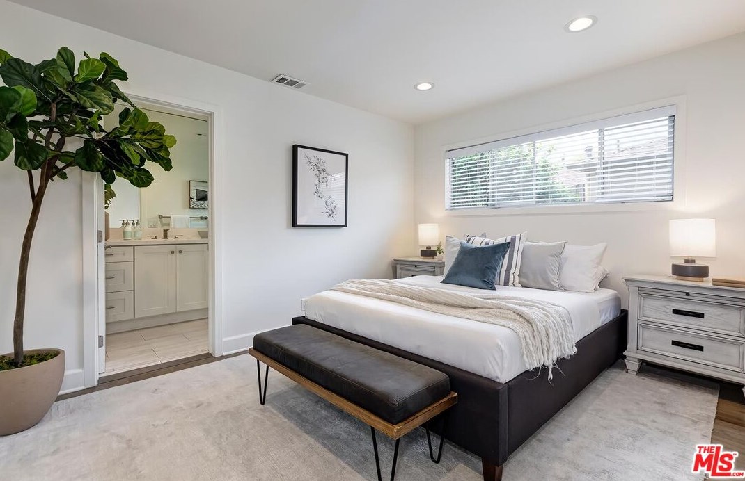 8117 Chase Ave, Los Angeles CA  90045-2732 exterior