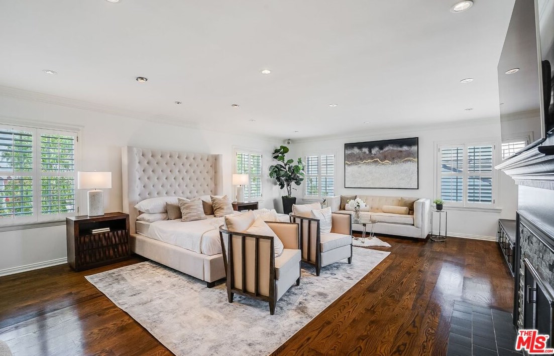 4040 Mount Vernon Dr, Los Angeles CA  90043-1005 exterior
